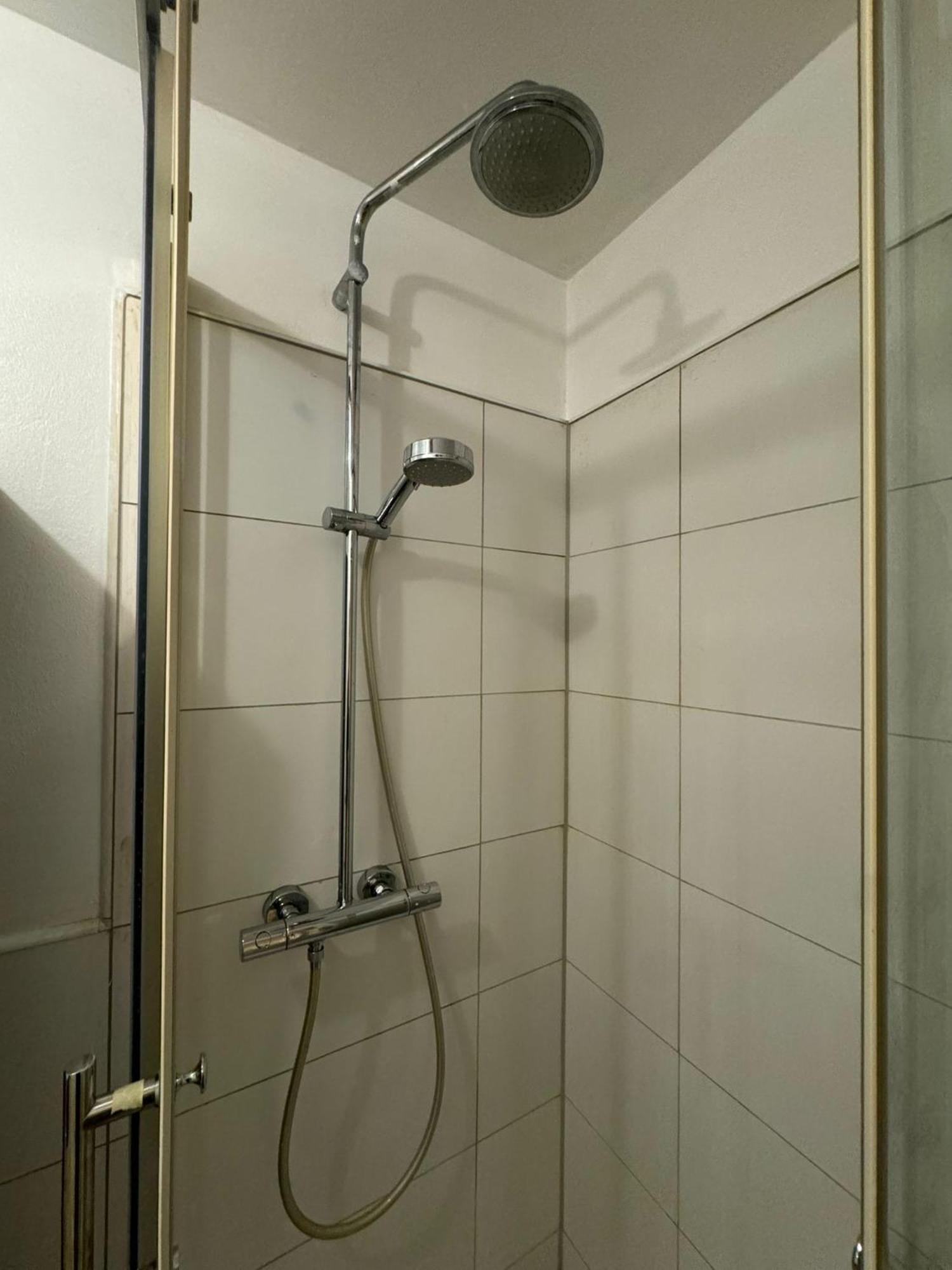 Moebliertes Zimmer Mit Tv, Internet & Kompletter Ausstattung In Bonn-Mehlem Extérieur photo