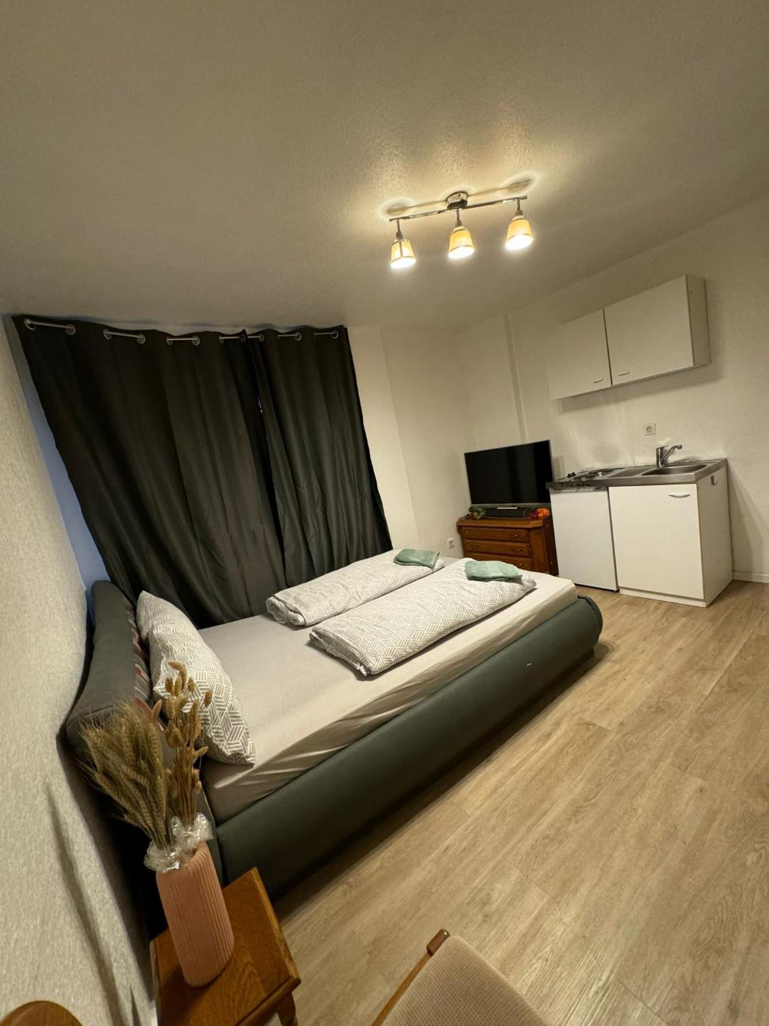 Moebliertes Zimmer Mit Tv, Internet & Kompletter Ausstattung In Bonn-Mehlem Extérieur photo